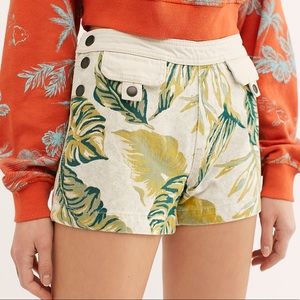 FREE PEOPLE Sz 26 Palm Spring Shorts